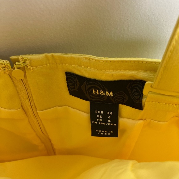 Bright and Summery H&M Dress with removable/adjustable straps - Picture 6 of 7